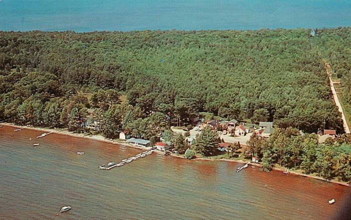 Curtis - Vintage Postcard (newer photo)